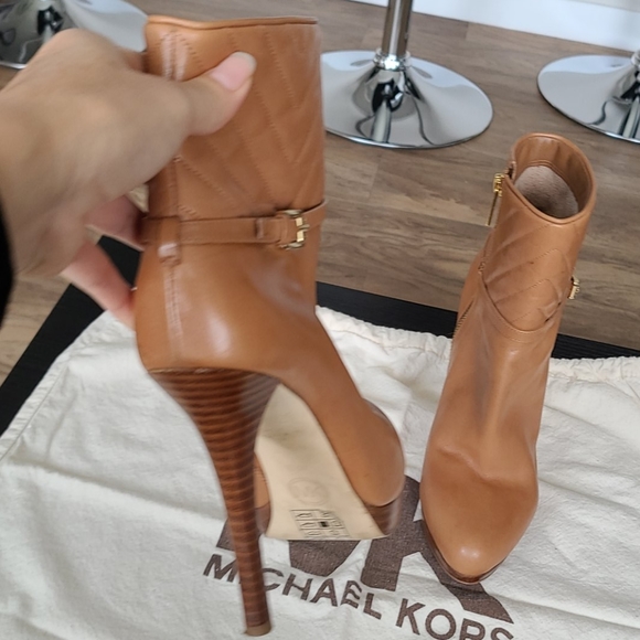 Bootie - Picture 3 of 7